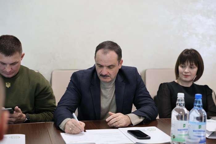новини
