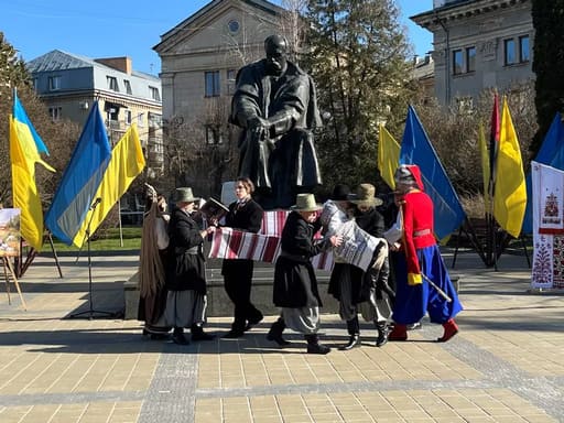 У Тернополі вшанували пам'ять Тараса Шевченка.